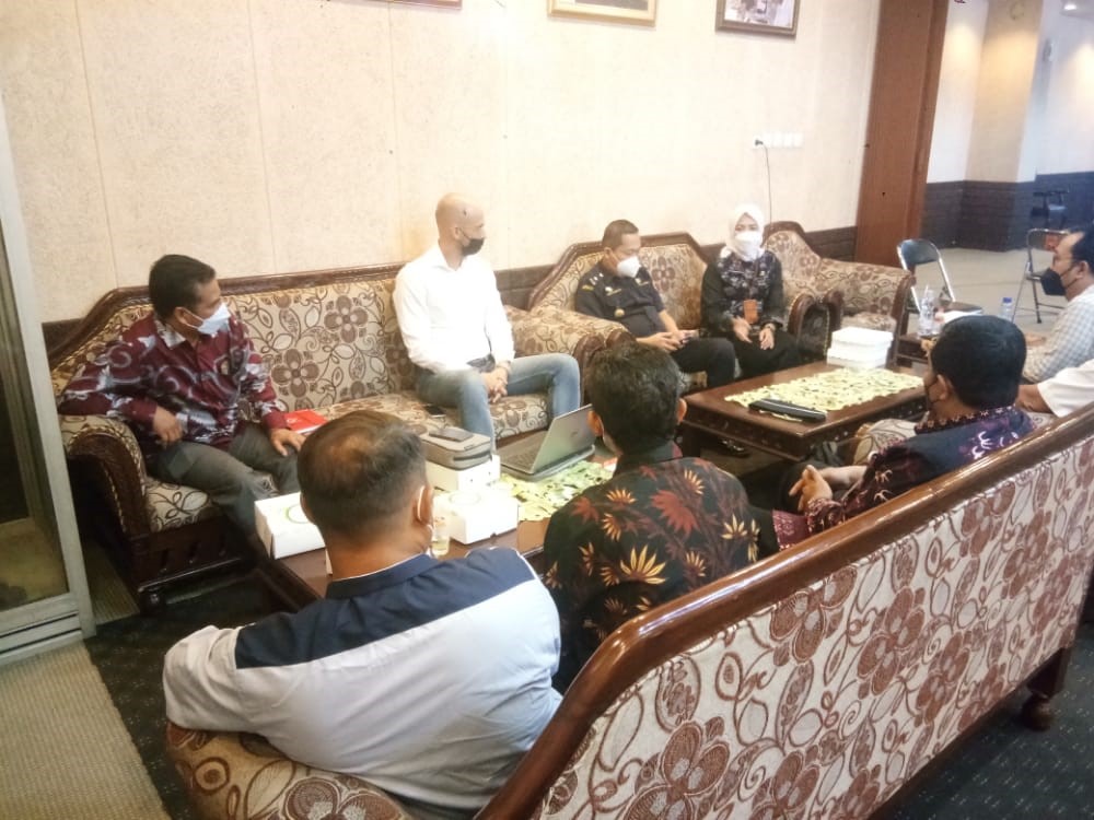 Fasilitasi Business to Business bagi Pengrajin Rotan